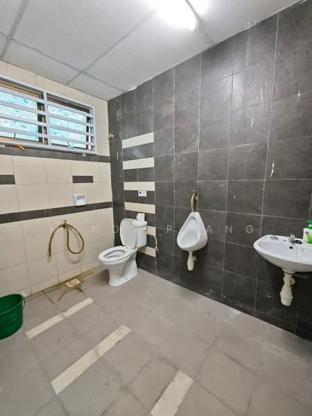 Shop / Office for Sale in Simpang Pulai (Perak) - Mandy Phang - Bathroom - PropertyGuru.com.my