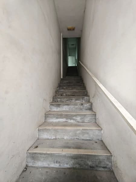 Shop / Office for Sale in Simpang Pulai (Perak) - Mandy Phang - Entrance - PropertyGuru.com.my