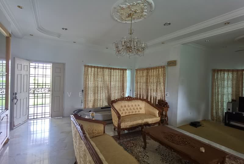 Bungalow House for Sale in Pantai Sepang Putra (Sepang) - Vernice Ng - Living Room - PropertyGuru.com.my