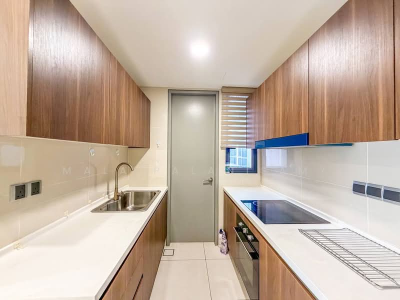 Kediaman Servis untuk Dijual di The Era @ Duta North - Mala Palanisamy - Kitchen - PropertyGuru.com.my