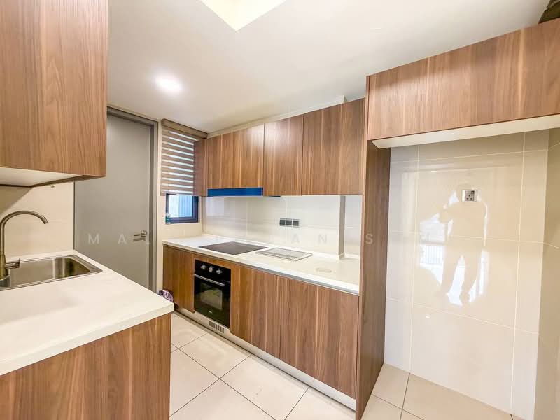 Kediaman Servis untuk Dijual di The Era @ Duta North - Mala Palanisamy - Kitchen - PropertyGuru.com.my