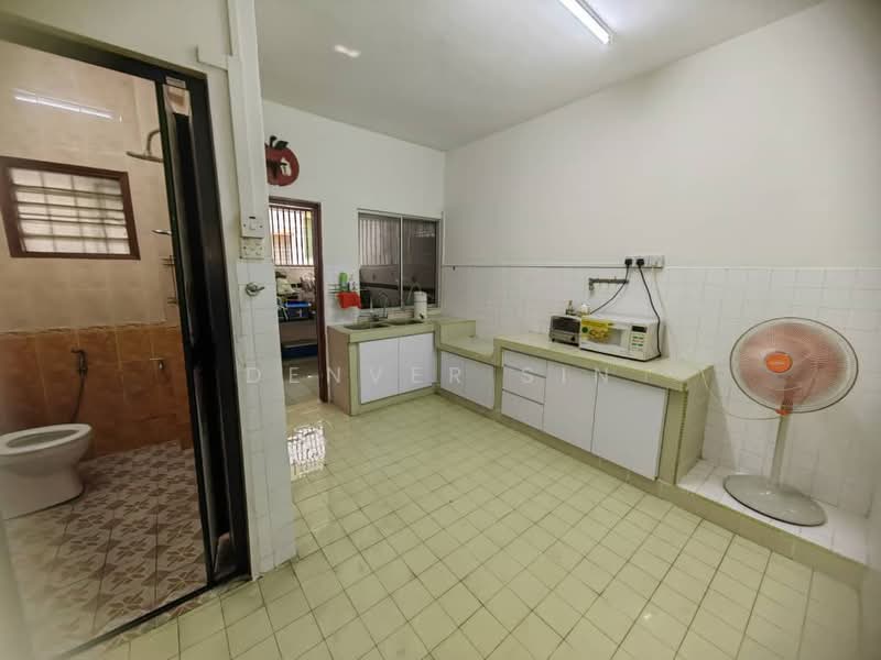 Rumah Teres 2-Tingkat untuk Dijual di Taman Sri Aman (Cheras) - Denver Sin - Kitchen - PropertyGuru.com.my