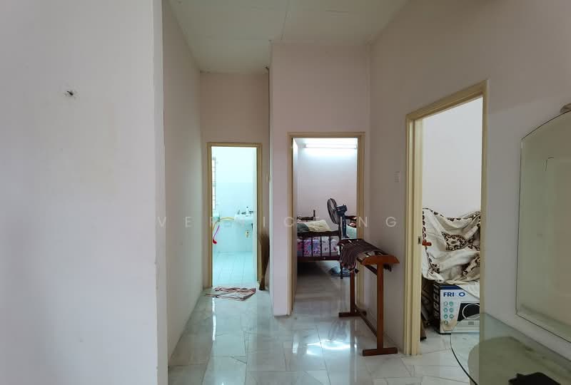 Bungalow House for Sale in Pantai Sepang Putra (Sepang) - Vernice Ng - Corridor - PropertyGuru.com.my