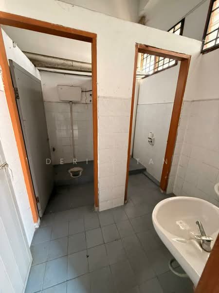 Factory for Rent in Bukit Mertajam (Penang) - Derick Tan - Bathroom - PropertyGuru.com.my