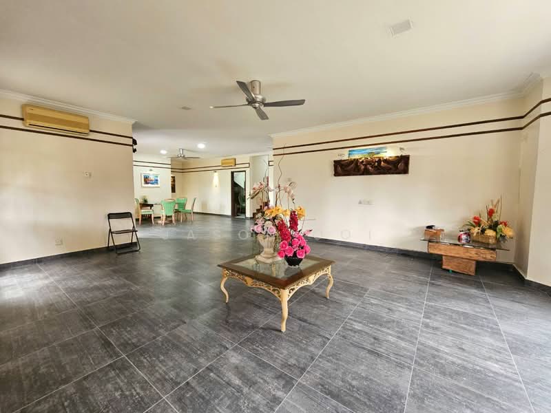 Semi-Detached House for Sale in Sultan Abdul Aziz Shah Golf & Country Club (Shah Alam) - Jason Ooi - Living Room - PropertyGuru.com.my