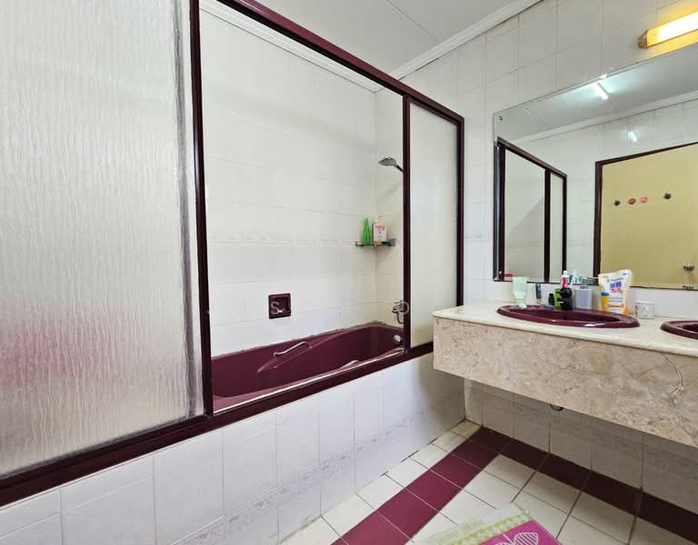 Semi-Detached House for Sale in Sultan Abdul Aziz Shah Golf & Country Club (Shah Alam) - Jason Ooi - Bathroom - PropertyGuru.com.my