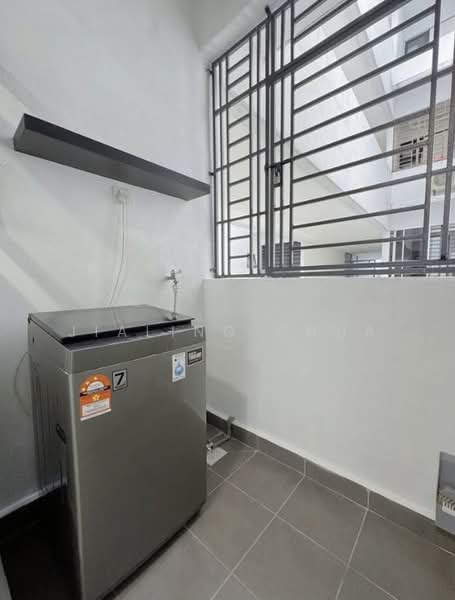 Kediaman Servis untuk Disewa di Greenfield Regency - Jialing Chua - Balcony - PropertyGuru.com.my
