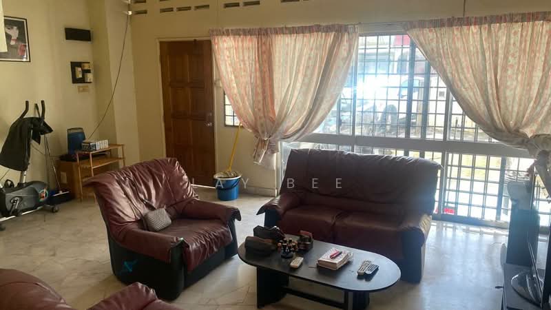 2-storey Terraced House for Sale in Taman Sri Gadong (Klang) - Lay Bee - Living Room - PropertyGuru.com.my