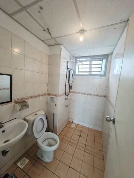 Service Residence for Sale at Nusa Perdana Apartment - Roy Yap - Bathroom - PropertyGuru.com.my