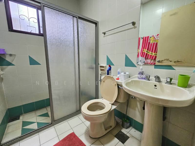 Rumah Berkembar untuk Dijual di Sultan Abdul Aziz Shah Golf & Country Club (Shah Alam) - Nobeille Chung - Bathroom - PropertyGuru.com.my