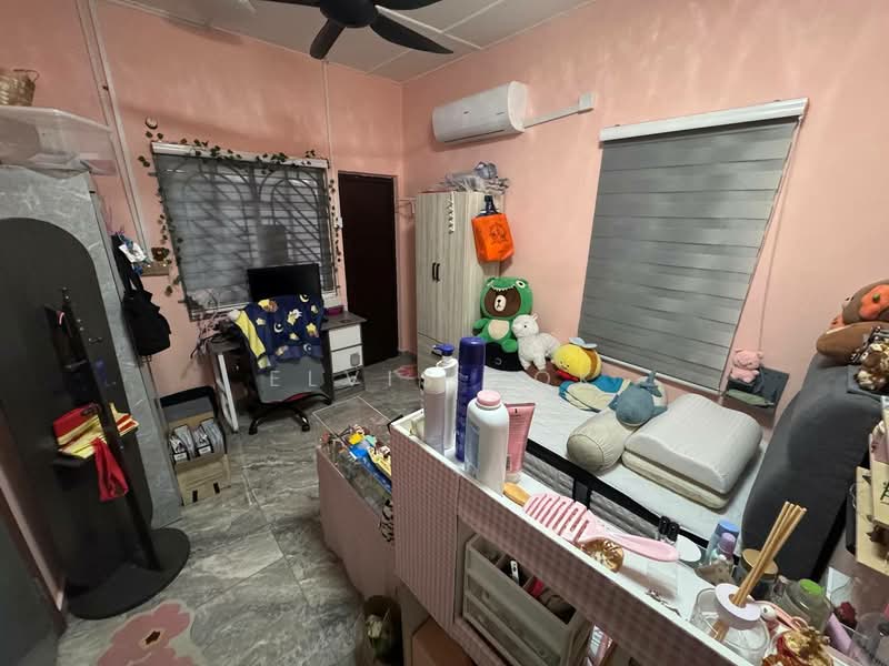 Semi-Detached House for Sale in Bandar Country Homes (Rawang) - Elvis Kok - Bedroom - PropertyGuru.com.my