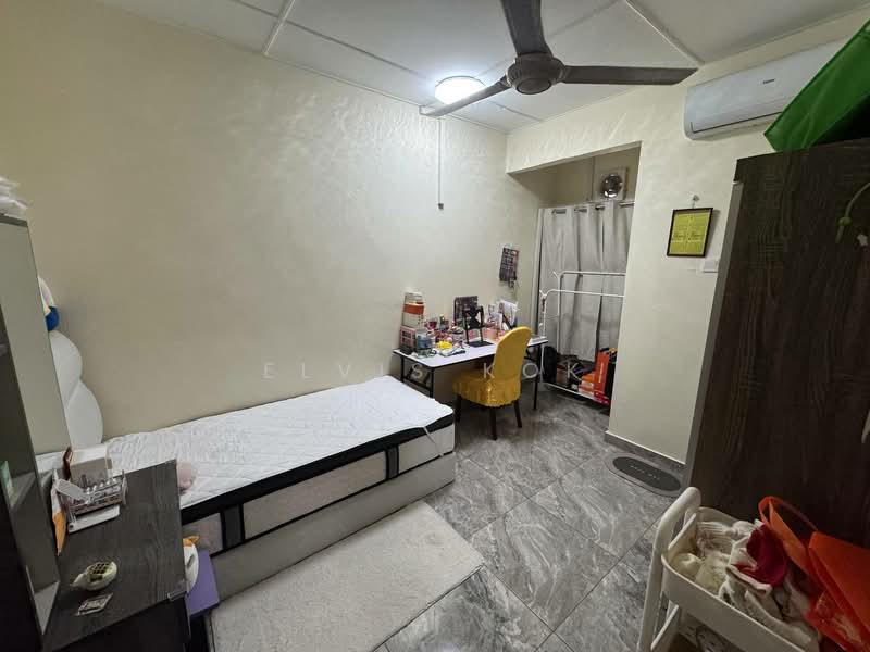 Semi-Detached House for Sale in Bandar Country Homes (Rawang) - Elvis Kok - Bedroom - PropertyGuru.com.my