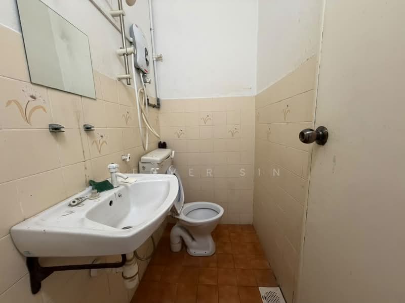 Terraced House for Sale in Batu 9 (Cheras) - Denver Sin - Bathroom - PropertyGuru.com.my