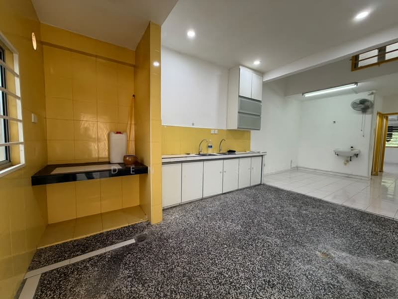 Terraced House for Sale in Batu 9 (Cheras) - Denver Sin - Kitchen - PropertyGuru.com.my
