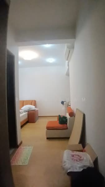 Kediaman Servis untuk Disewa di Kings Bay @ Country Garden Danga Bay - Brian Tham - Living Room - PropertyGuru.com.my