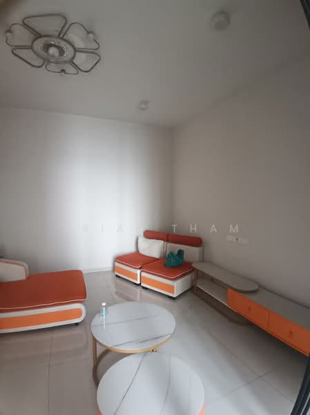 Kediaman Servis untuk Disewa di Kings Bay @ Country Garden Danga Bay - Brian Tham - Living Room - PropertyGuru.com.my