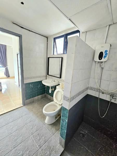Pangsapuri untuk Disewa di Aster Court - Benjamin Ong - Bathroom - PropertyGuru.com.my