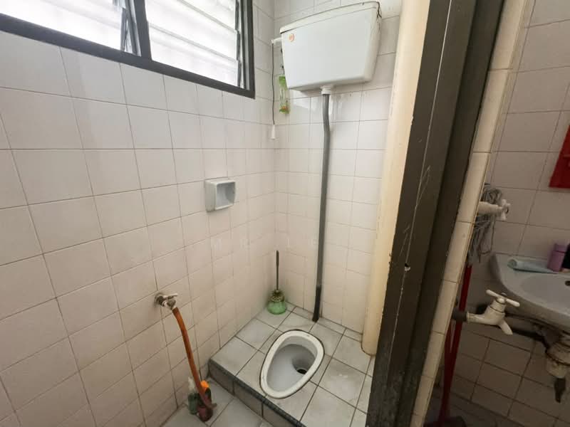 Shop / Office for Rent in Silibin (Ipoh) - Mr Lee - Bathroom - PropertyGuru.com.my