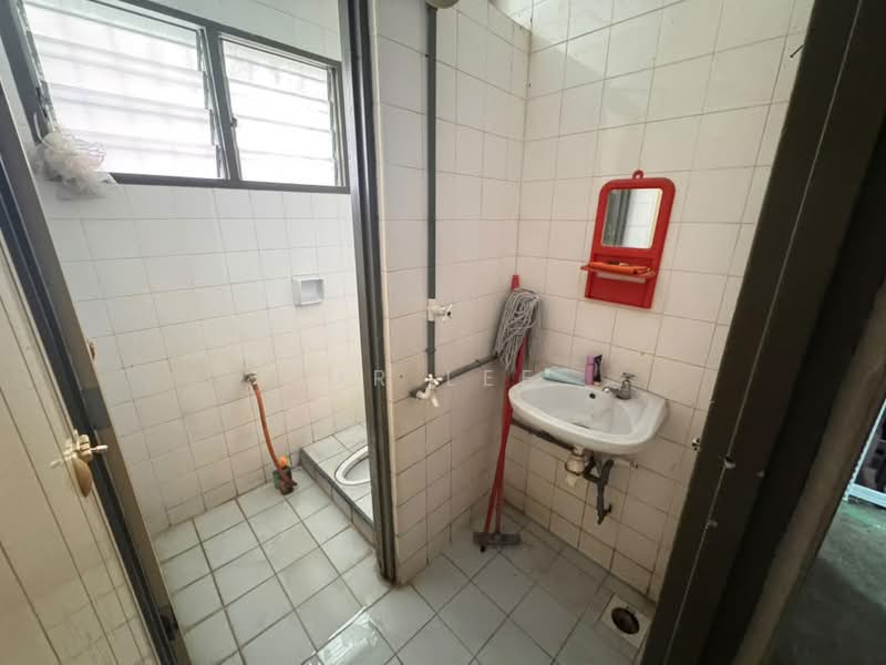 Shop / Office for Rent in Silibin (Ipoh) - Mr Lee - Bathroom - PropertyGuru.com.my