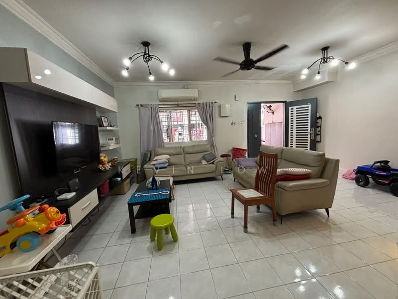 Rumah Teres untuk Dijual di Bandar Botanic (Klang) - KEVIN LOW - Living Room - PropertyGuru.com.my