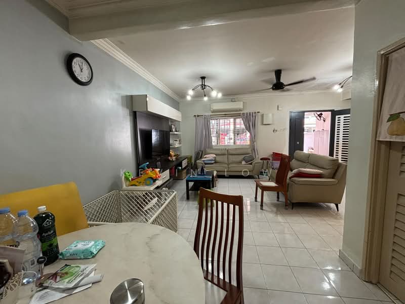 Rumah Teres untuk Dijual di Bandar Botanic (Klang) - KEVIN LOW - Living Room - PropertyGuru.com.my