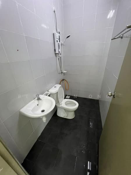 2-storey Terraced House for Sale in Taman Pulai Mutiara (Iskandar Puteri (Nusajaya)) - Benjamin Ong - Bathroom - PropertyGuru.com.my