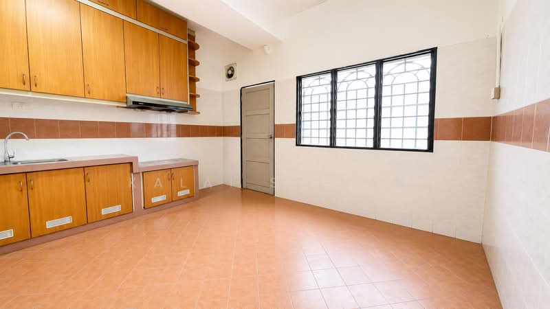 Rumah Teres 1-Tingkat untuk Dijual di Taman Delima (Kluang) - Kalai Selvan - Kitchen - PropertyGuru.com.my