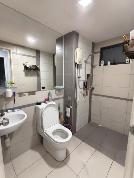 Condominium for Sale at The Z Residence - Adrian Loo - Bathroom - PropertyGuru.com.my