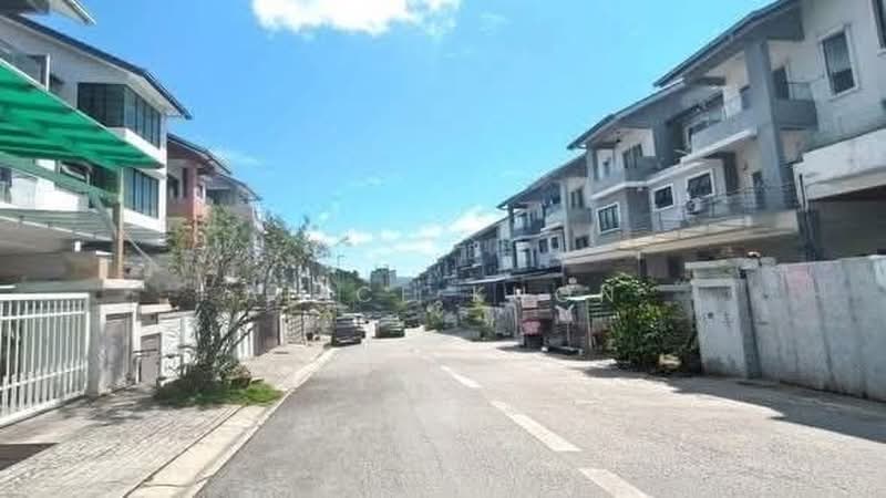 Rumah Teres 3-Tingkat untuk Dijual di Taman Bukit Prima (Cheras) - Alice Kuon - Exterior - PropertyGuru.com.my