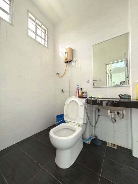 Rumah Teres 2-Tingkat untuk Dijual di Taman Skudai Baru (Skudai) - Jesserine Neo - Bathroom - PropertyGuru.com.my