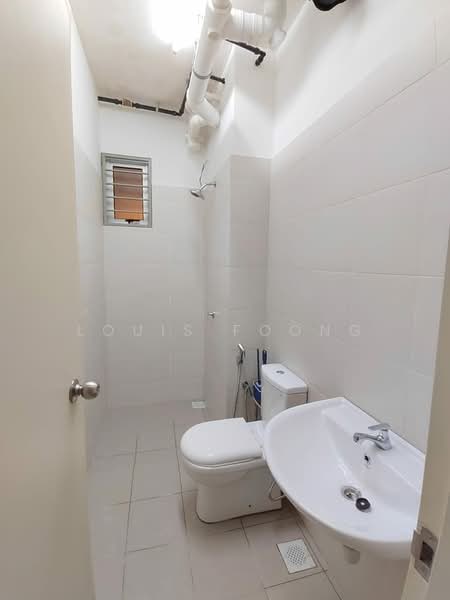 Pangsapuri untuk Disewa di Residensi Seri Wahyu - Louis Foong - Bathroom - PropertyGuru.com.my