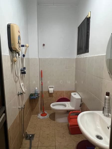 2-storey Terraced House for Sale in Taman Setia Indah (Tebrau) - Jack Chai - Bathroom - PropertyGuru.com.my