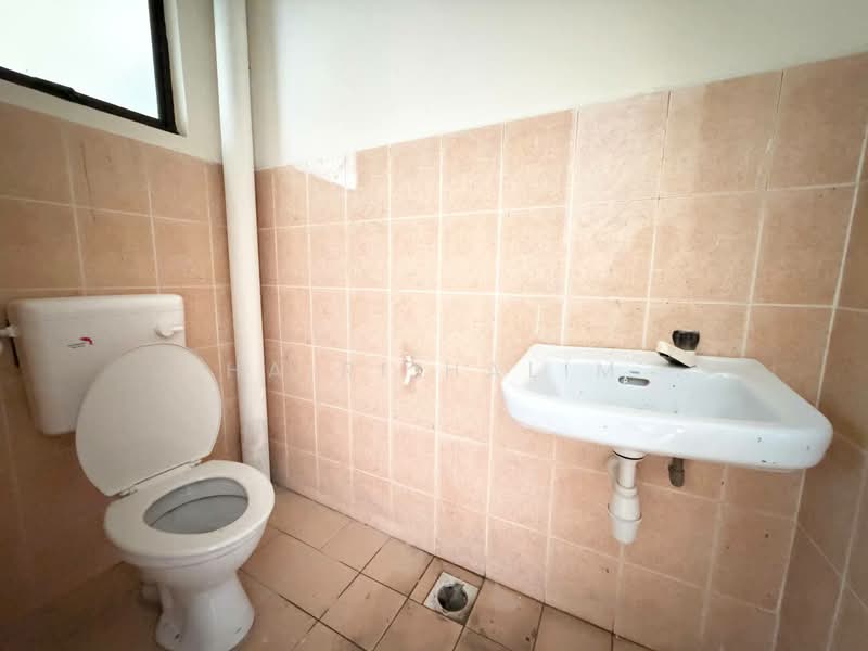 Pangsapuri untuk Dijual di Apartment Perepat Permai - Hairi Halim - PropertyGuru.com.my