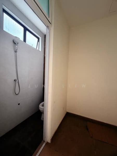 Rumah Kluster untuk Dijual di Taman Sutera Utama (Skudai) - Junz Liew - Bathroom - PropertyGuru.com.my