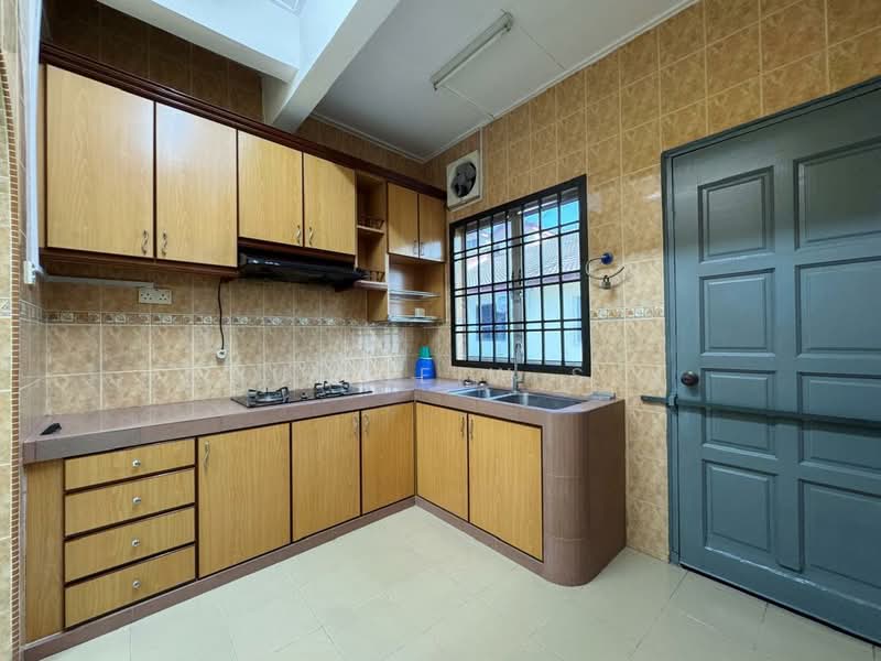 1-storey Terraced House for Sale in Bukit Indah (Iskandar Puteri (Nusajaya)) - Phui Seiw Sim - Kitchen - PropertyGuru.com.my