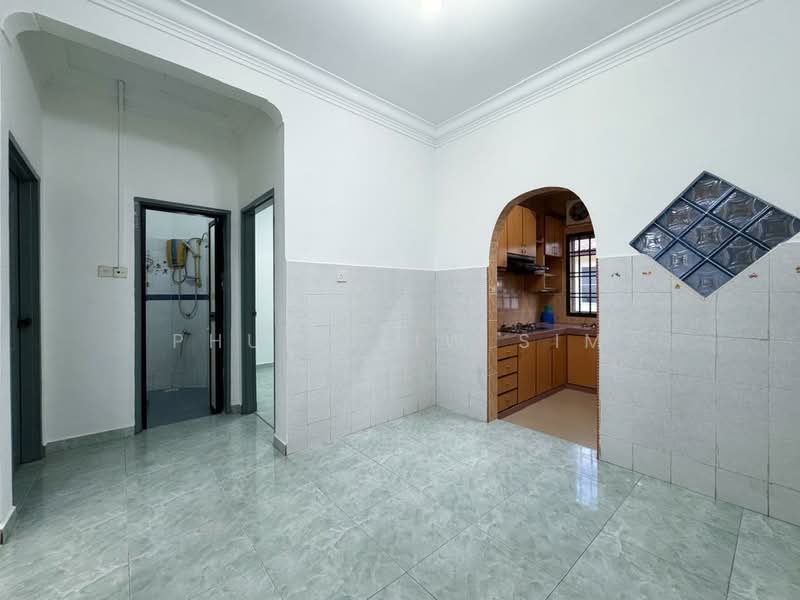 1-storey Terraced House for Sale in Bukit Indah (Iskandar Puteri (Nusajaya)) - Phui Seiw Sim - Kitchen - PropertyGuru.com.my