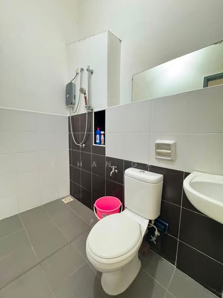 2-storey Terraced House for Sale in Austin (Johor Bahru) - Ethan Gan - Bathroom - PropertyGuru.com.my