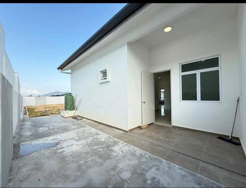 Rumah Berkembar untuk Dijual di Taman Bukit Perdana (Kluang) - May Tan - Exterior - PropertyGuru.com.my