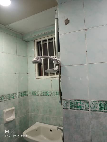 Pangsapuri untuk Disewa di Aman Satu - Raymond Siew - Bathroom - PropertyGuru.com.my