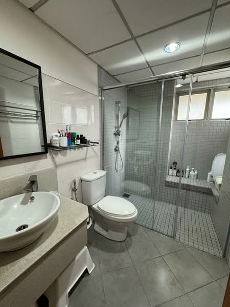 Kediaman Servis untuk Dijual di Kiara Designer Suites - Jeremy . - Bathroom - PropertyGuru.com.my