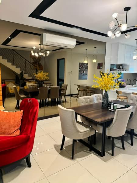 Rumah Berkembar untuk Dijual di Taman Taynton View (Cheras) - Amar Fakhrul - Dining Room - PropertyGuru.com.my