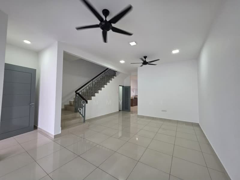 2-storey Terraced House for Sale in Bandar Dato Onn (Tebrau) - Tommy Tai - Living Room - PropertyGuru.com.my