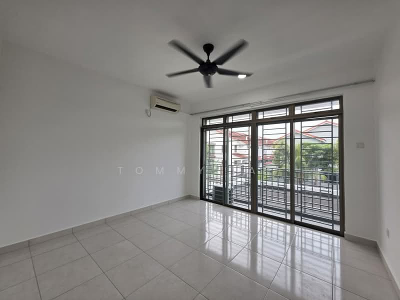 2-storey Terraced House for Sale in Bandar Dato Onn (Tebrau) - Tommy Tai - Living Room - PropertyGuru.com.my