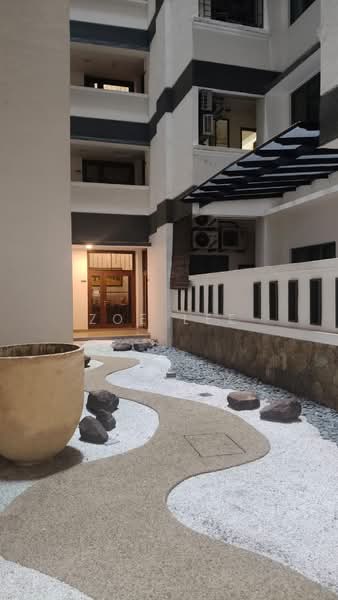 Pangsapuri untuk Dijual di Molek Pine 1 - Zoe Lee - PropertyGuru.com.my