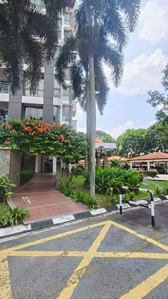 Pangsapuri untuk Dijual di Molek Pine 1 - Zoe Lee - PropertyGuru.com.my