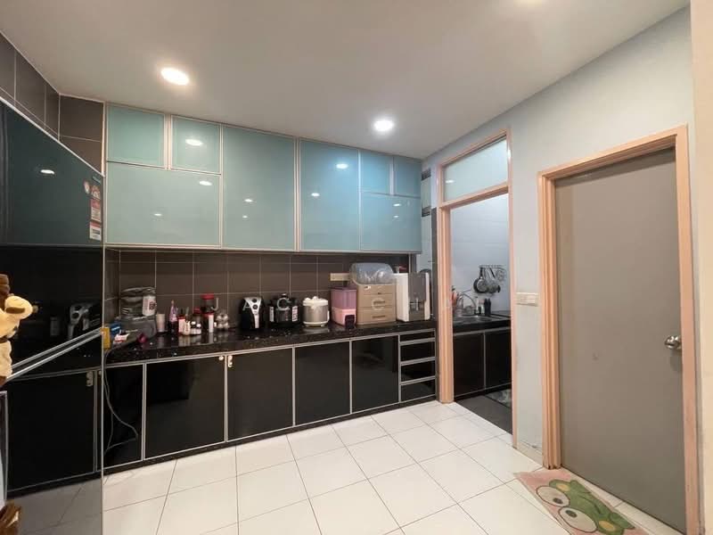 Rumah Teres 2-Tingkat untuk Dijual di Taman Setia Indah (Tebrau) - Jack Chai - Kitchen - PropertyGuru.com.my