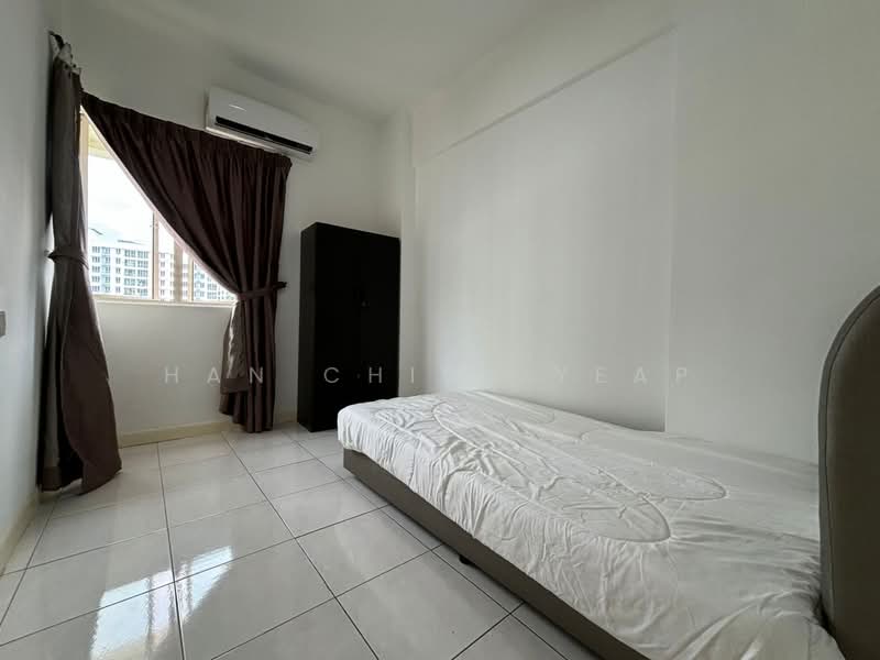Kondominium untuk Disewa di Gold Coast Resort Condominium - Han Chien Yeap - Bedroom - PropertyGuru.com.my