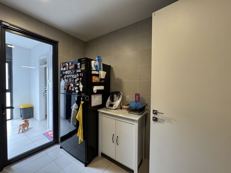 3-storey Terraced House for Sale in Serdang (Seri Kembangan) - CK Yee - PropertyGuru.com.my