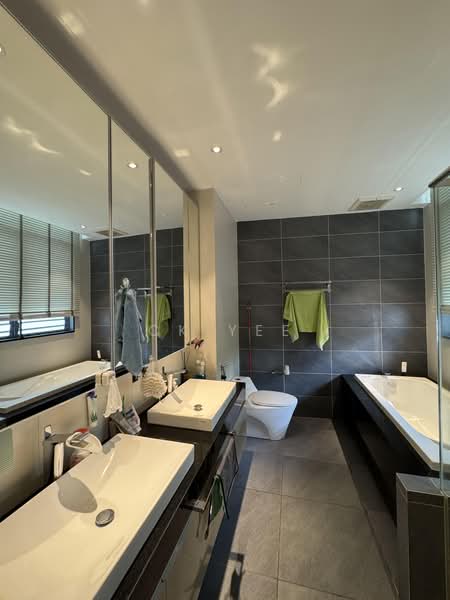 3-storey Terraced House for Sale in Serdang (Seri Kembangan) - CK Yee - PropertyGuru.com.my