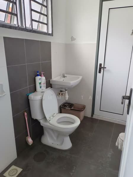 2-storey Terraced House for Sale in Taman Setia Indah (Tebrau) - Tommy Tai - Bathroom - PropertyGuru.com.my